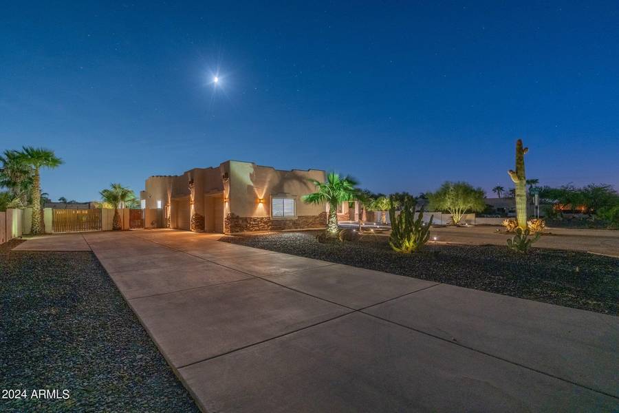 2631 W DESERT HILLS Drive, Phoenix, AZ 85086