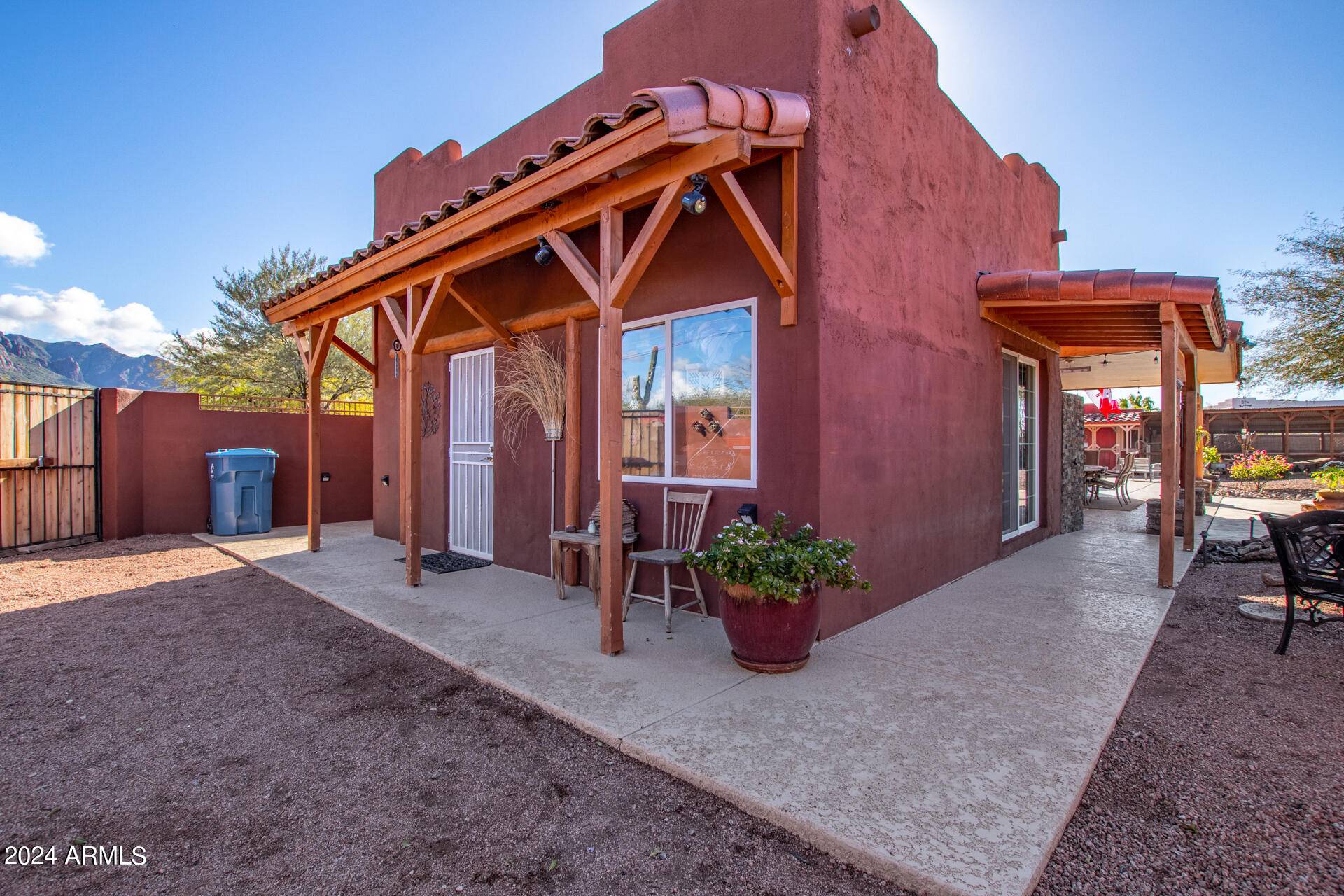 Apache Junction, AZ 85119,1384 N Muleshoe Road