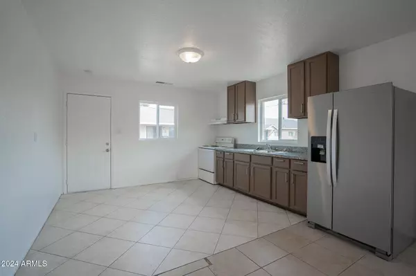 Phoenix, AZ 85008,3442 E MELVIN Street #5