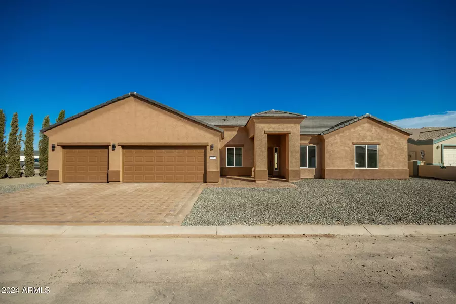 10063 W KEN Drive, Arizona City, AZ 85123