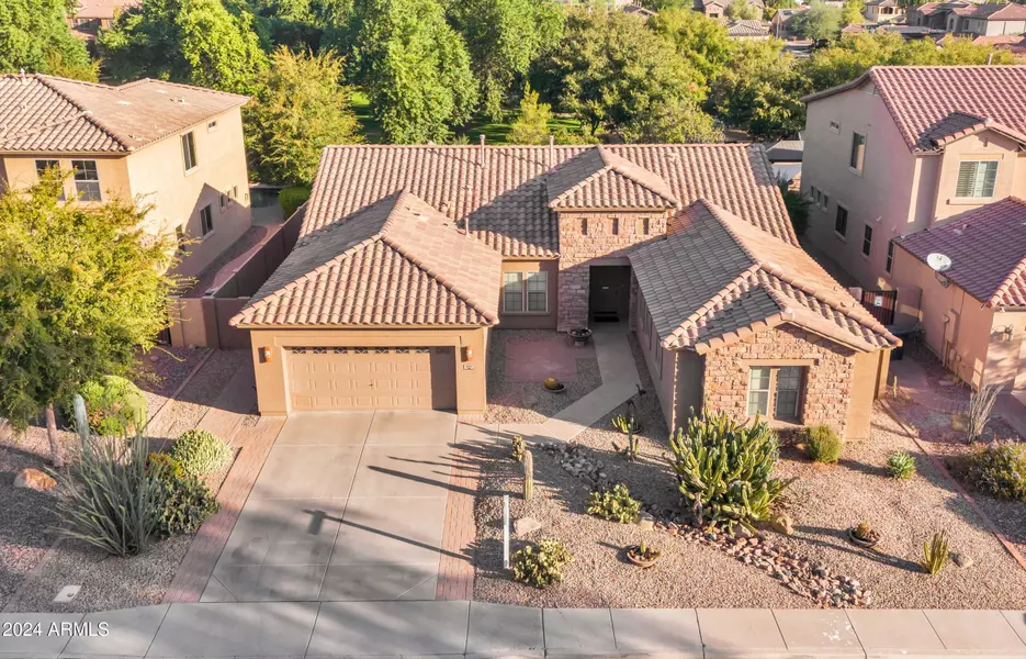 884 W WHITTEN Street, Chandler, AZ 85225