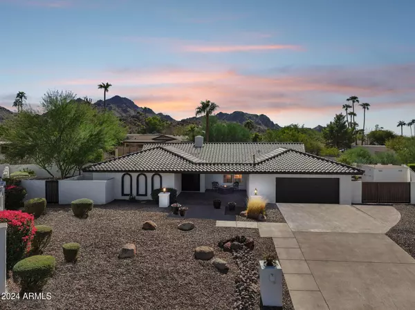 3007 E CALAVEROS Drive, Phoenix, AZ 85028