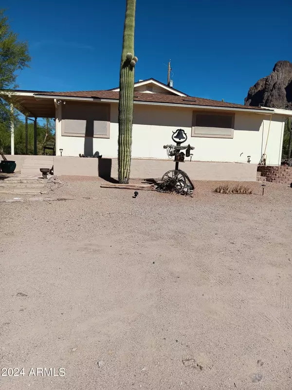 5851 E Singletree Street, Apache Junction, AZ 85119