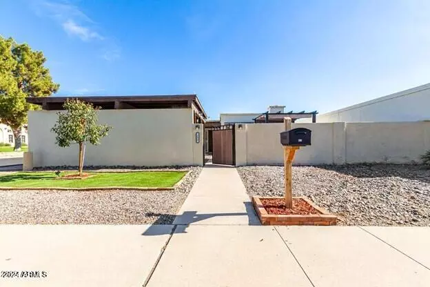 Litchfield Park, AZ 85340,153 LAGUNA Drive W