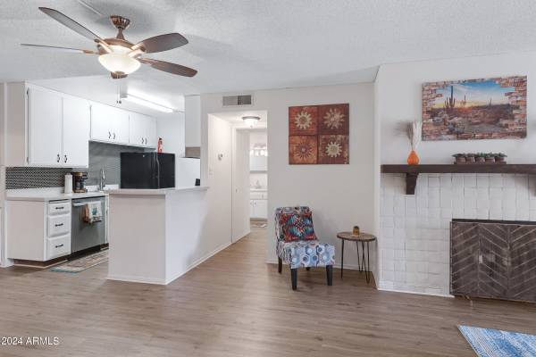 5525 E THOMAS Road #F8, Phoenix, AZ 85018