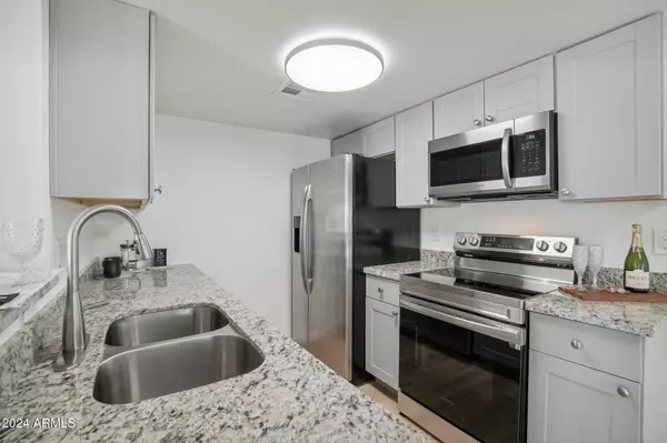 Phoenix, AZ 85022,13225 N 3RD Place
