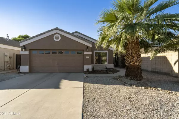 1315 E BRADSTOCK Way, San Tan Valley, AZ 85140