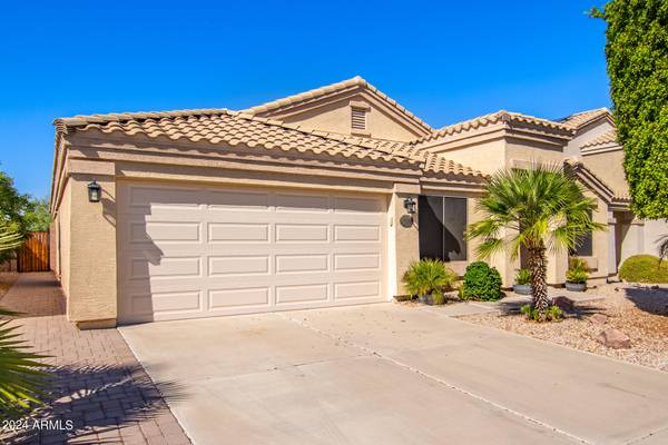 33290 N ROADRUNNER Lane, San Tan Valley, AZ 85144