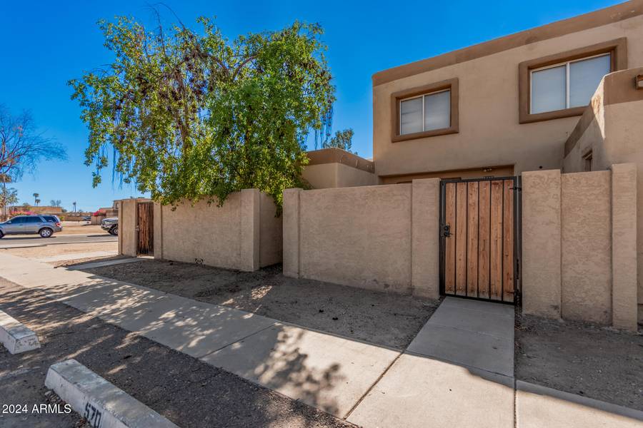 4425 E RIVERSIDE Street, Phoenix, AZ 85040