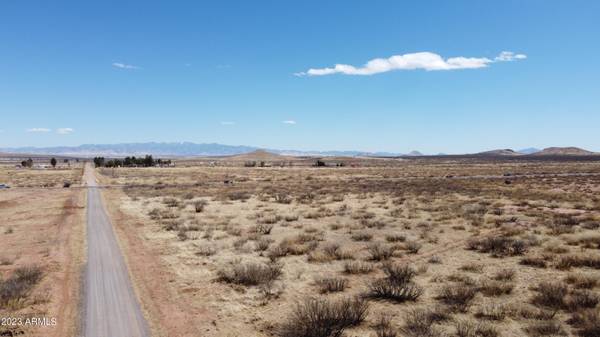 Pearce, AZ 85625,20 S Kansas Settlement U&T Road #-