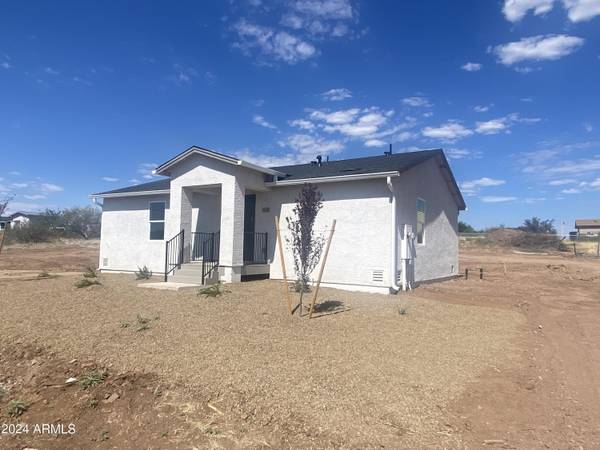 Mayer, AZ 86333,20154 E PRICKLY PEAR Drive