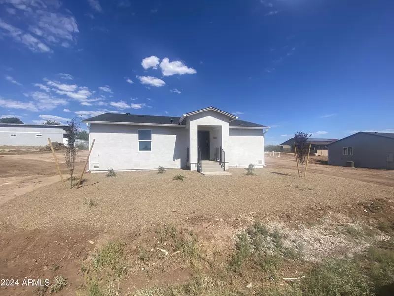 20154 E PRICKLY PEAR Drive, Mayer, AZ 86333