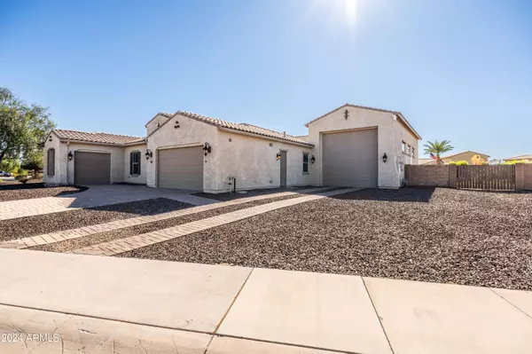 18371 W ROMA Avenue, Goodyear, AZ 85395