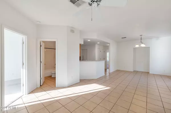 Phoenix, AZ 85029,1716 W CORTEZ Street #245