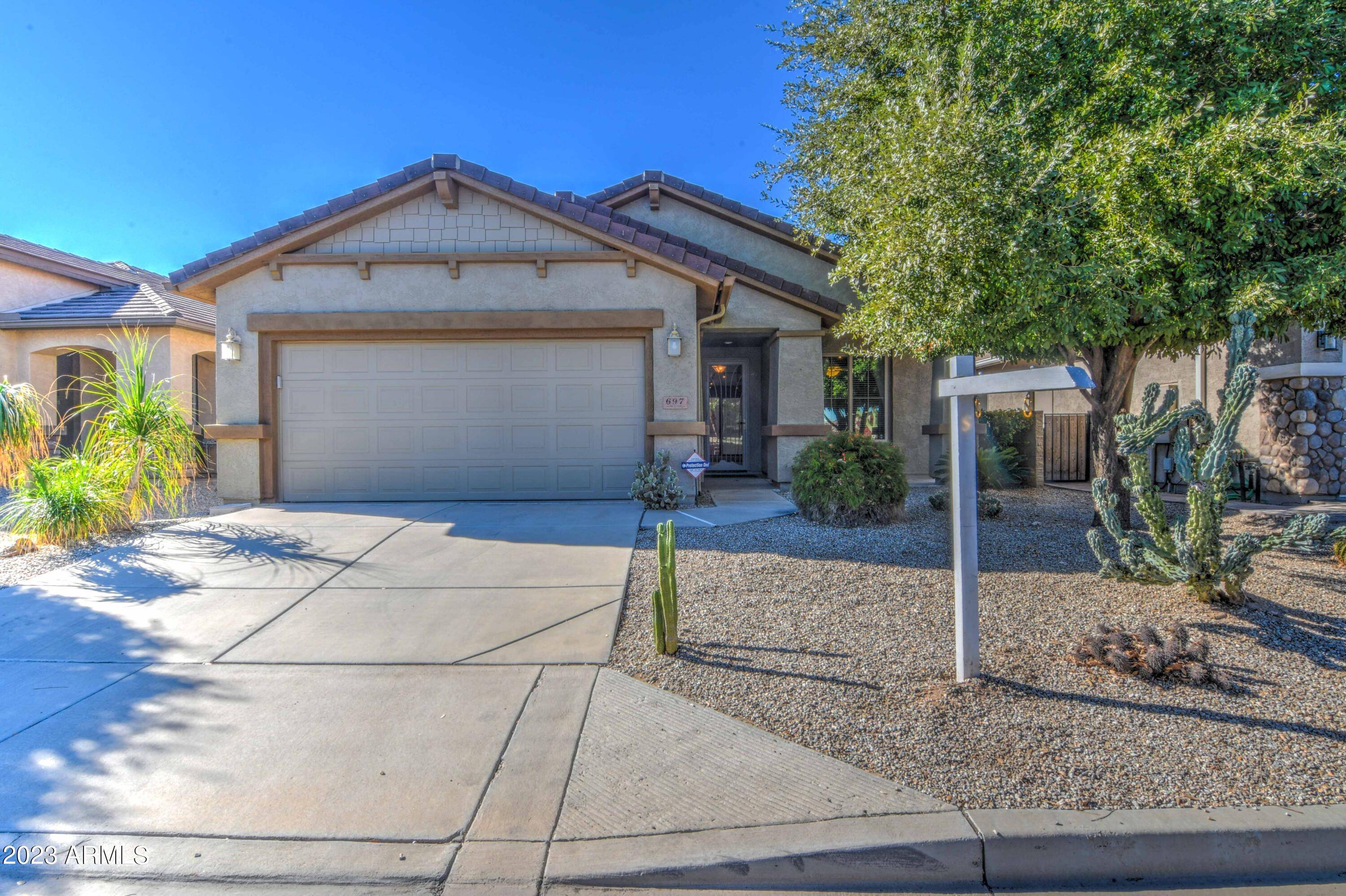 697 W TWIN PEAKS Parkway, San Tan Valley, AZ 85143