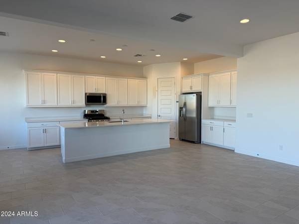 San Tan Valley, AZ 85140,3752 E TERREL Street