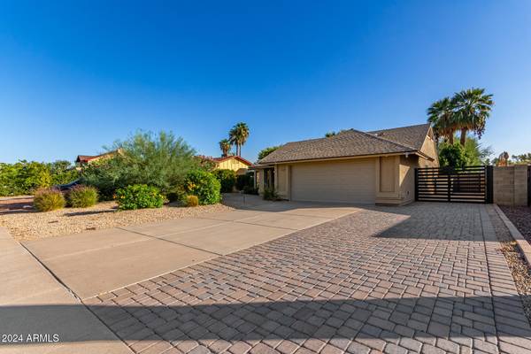 Phoenix, AZ 85032,4227 E EVERETT Drive