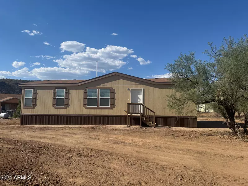 19020 E Slaton Road, Black Canyon City, AZ 85324