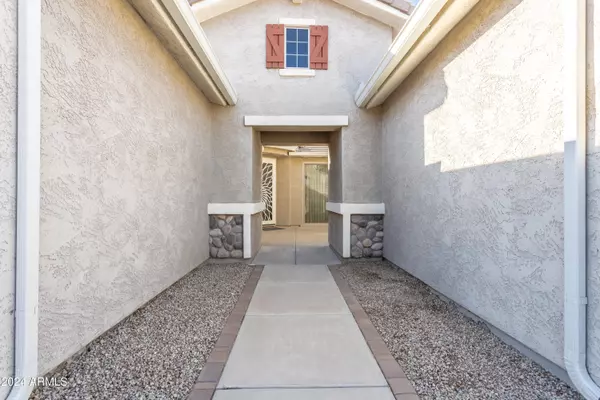 San Tan Valley, AZ 85143,1043 W MOUNTAIN PEAK Way