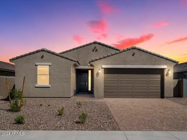 4882 W KARL Street, San Tan Valley, AZ 85144