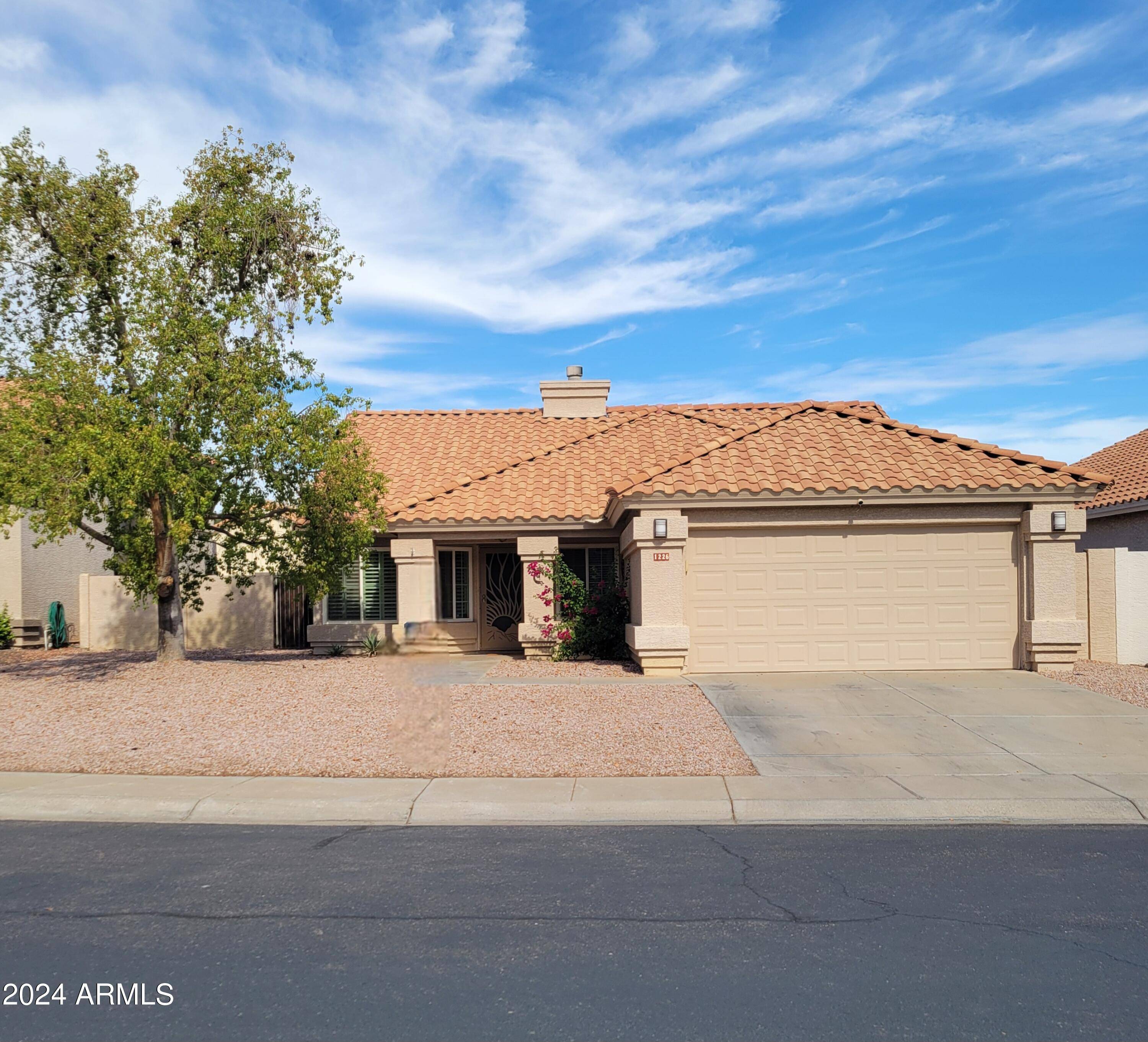 1226 E WINDSONG Drive, Phoenix, AZ 85048