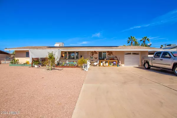 930 E FRIAR Avenue, Apache Junction, AZ 85119