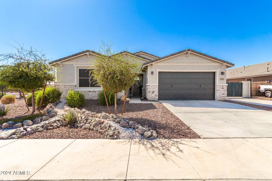 18065 W WOLF Street, Goodyear, AZ 85395