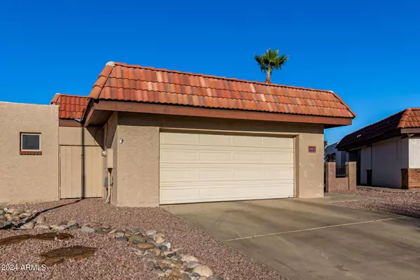 2421 N AUGUSTA Drive, Mesa, AZ 85215