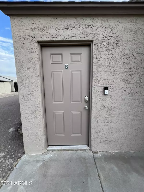 34 W TAMARISK Street Phoenix, AZ 85041