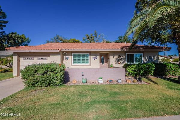 555 LEISURE WORLD --, Mesa, AZ 85206