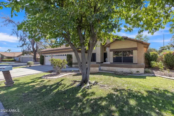 725 E WASHINGTON Avenue, Gilbert, AZ 85234