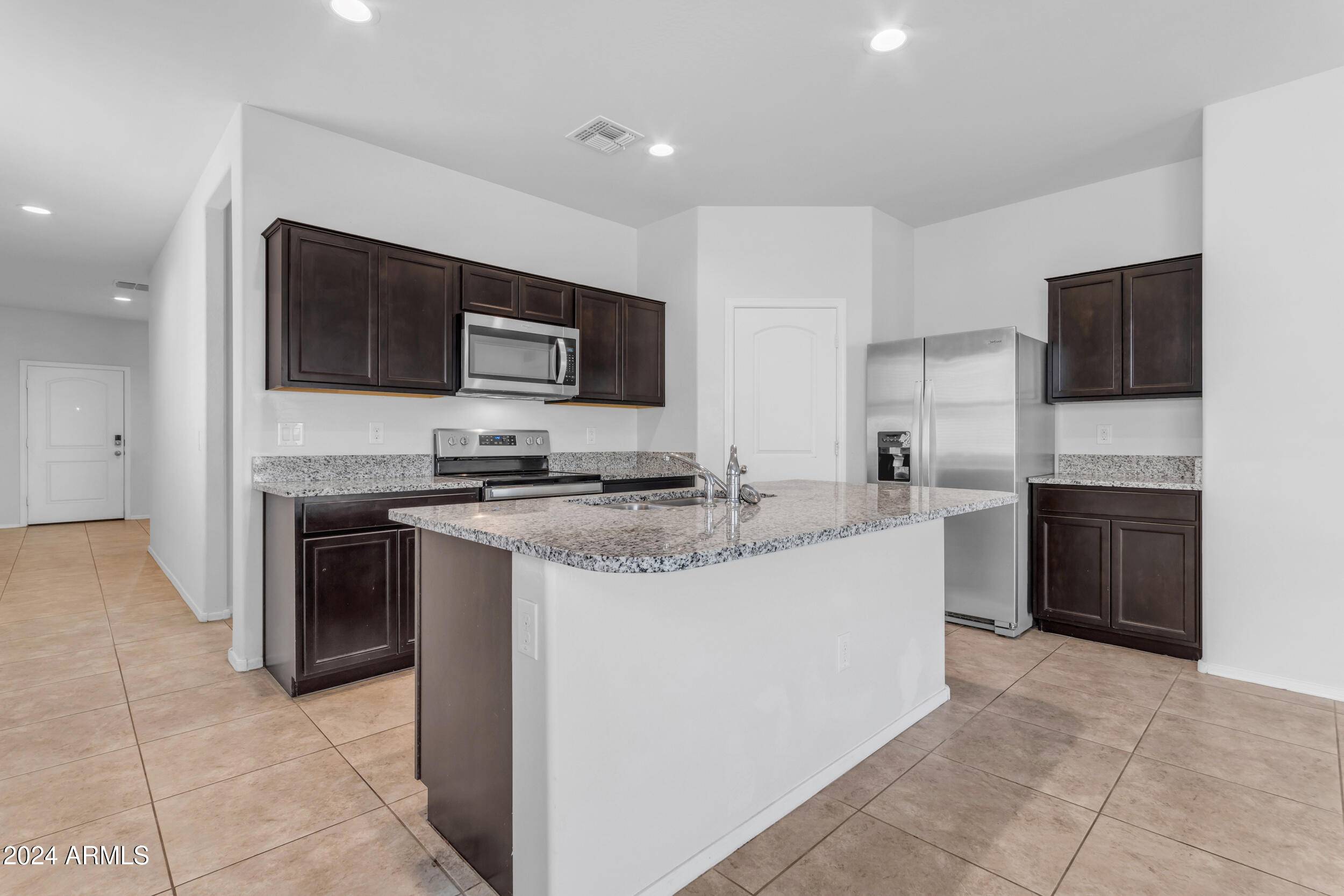 San Tan Valley, AZ 85143,4786 E LIVING STONE Way