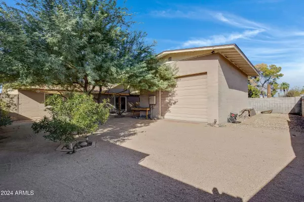 Chandler, AZ 85224,1402 W ROSAL Place