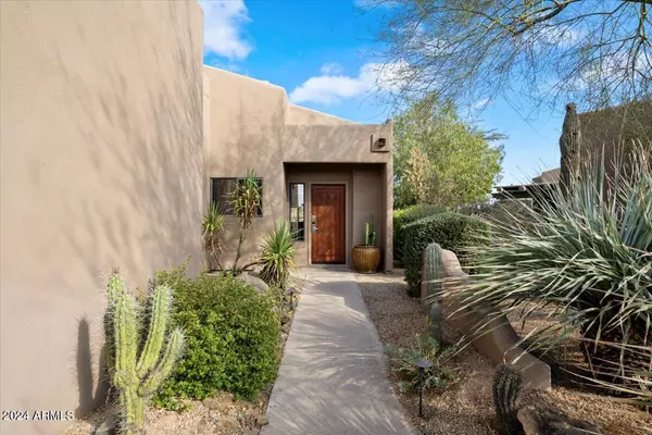 Scottsdale, AZ 85266,9220 E WHITETHORN Circle