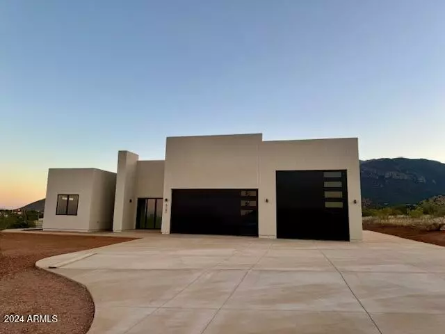 5183 S Whitewing Road, Sierra Vista, AZ 85650