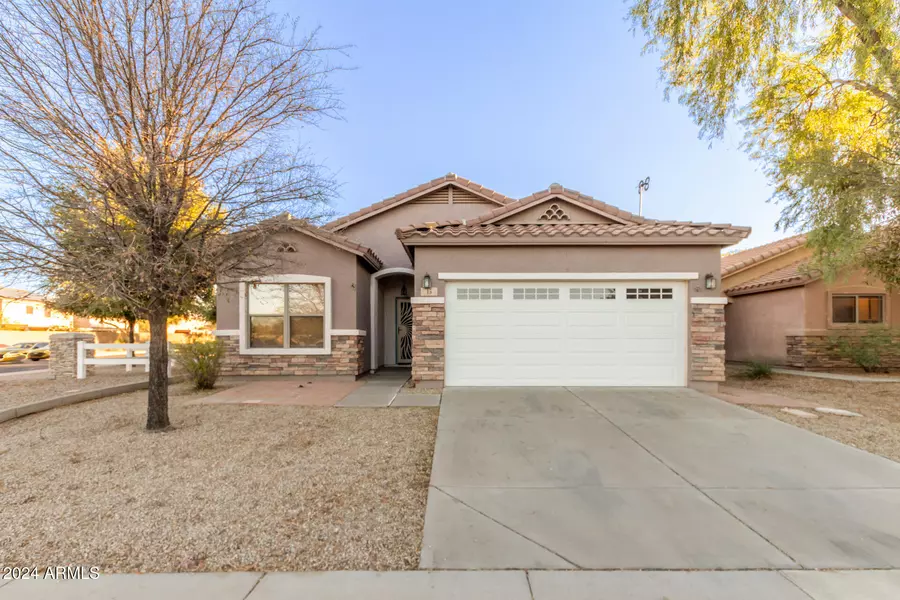 15 W DESERT VISTA Trail, San Tan Valley, AZ 85143