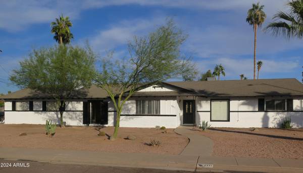 2211 S Kachina Drive, Tempe, AZ 85282