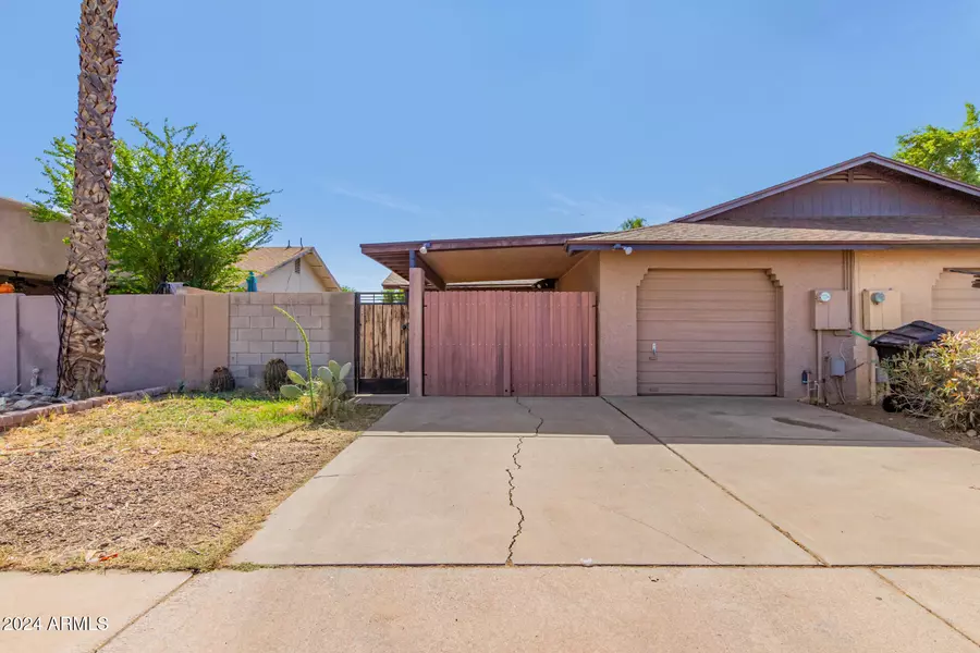 1321 E HOPI Circle, Mesa, AZ 85204