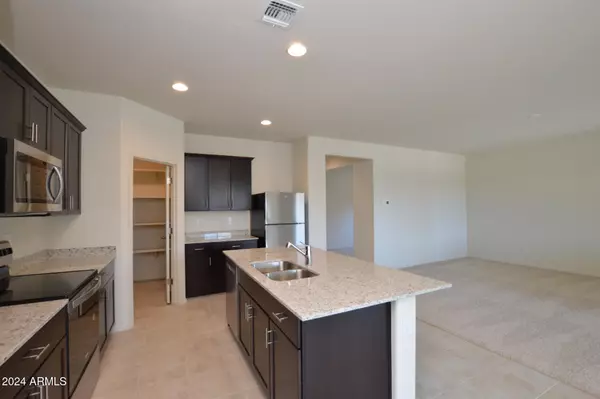 Maricopa, AZ 85138,18233 N CYPRESS Lane