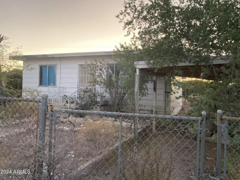 921 N THOMPSON Avenue, Ajo, AZ 85321