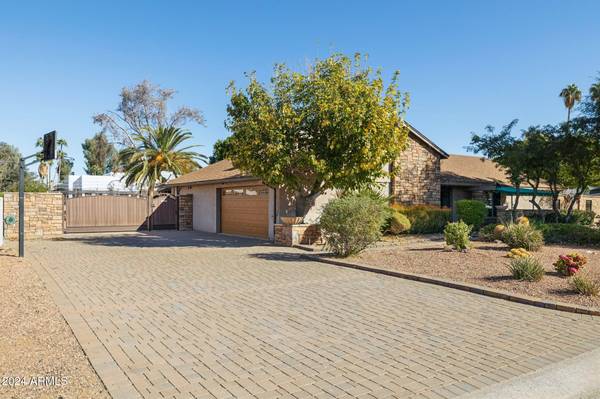 Scottsdale, AZ 85254,6102 E CHARTER OAK Road