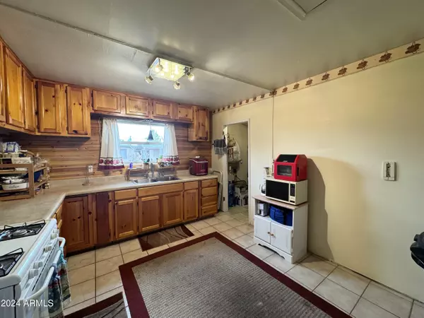Winslow, AZ 86047,901 N PRAIRIE Avenue