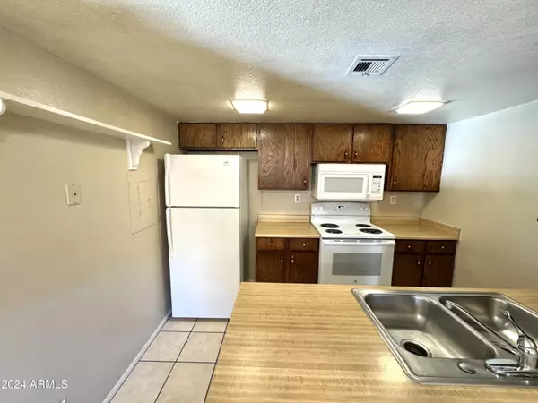 Mesa, AZ 85202,1730 W EMELITA Avenue #2035