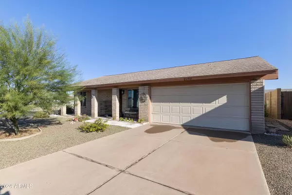 8258 E FABLE Circle, Mesa, AZ 85208