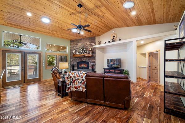 Pinetop-lakeside, AZ 85929,490 Osprey Court