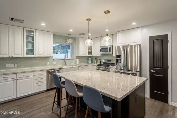 Scottsdale, AZ 85257,6808 E OAK Street