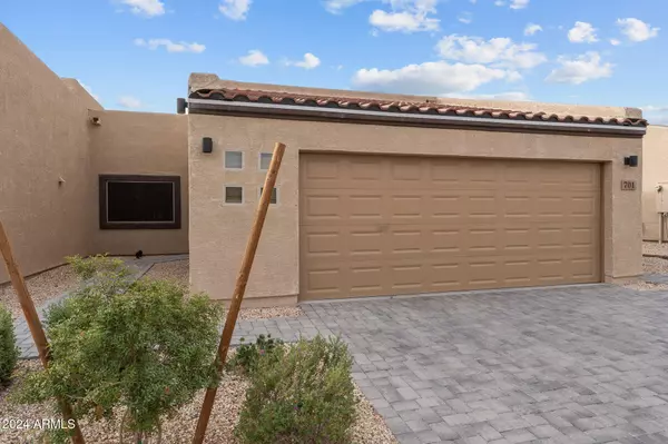 701 DYLAN Court, Wickenburg, AZ 85390