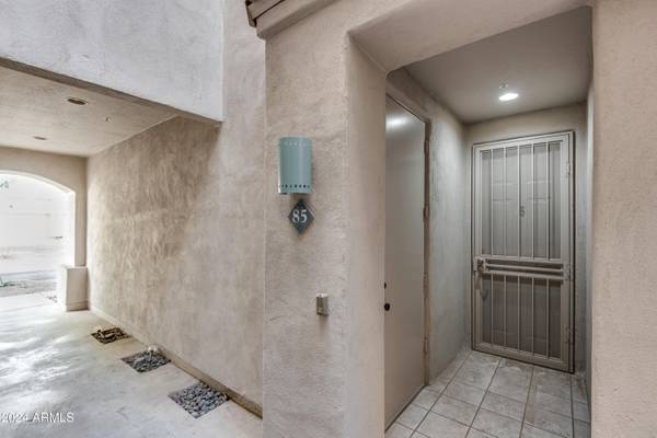 Scottsdale, AZ 85251,7580 E EARLL Drive #85