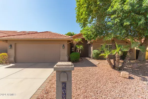 24642 S DRIFTER Drive, Sun Lakes, AZ 85248