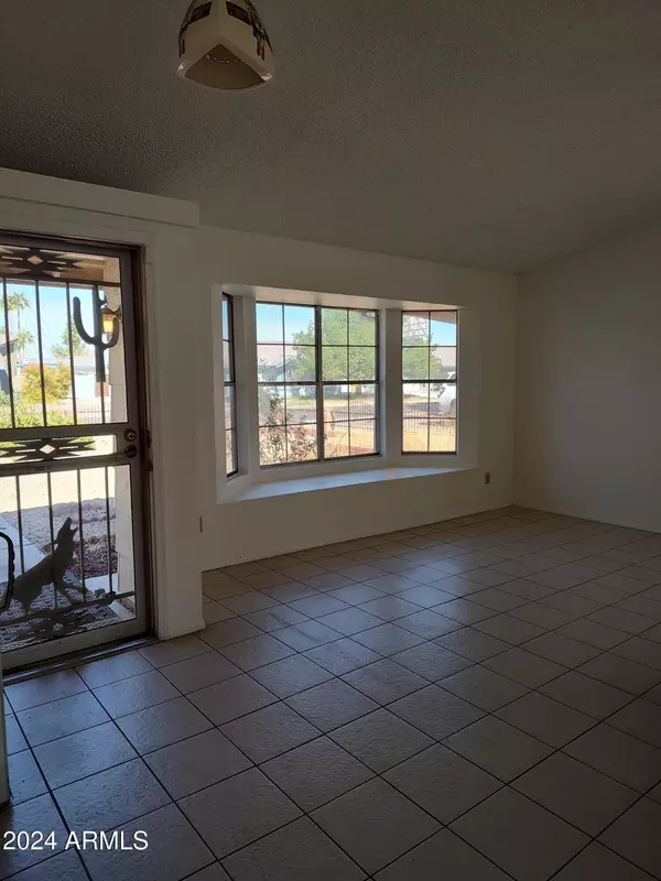 Peoria, AZ 85381,8215 W COLUMBINE Drive